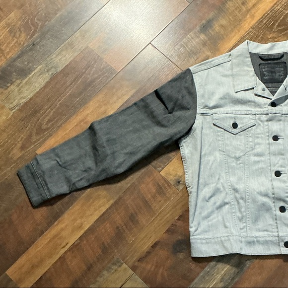 NWT Levi's Premium Two-Tone Denim Trucker Jacket - Gray & Black (Size M) - Picture 6 of 10